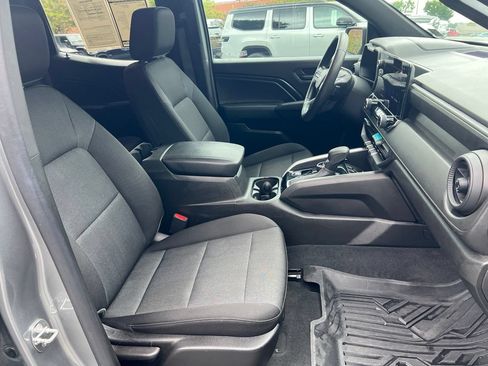 Used 2023 Chevrolet Colorado Trail Boss AWD/4WD image 23