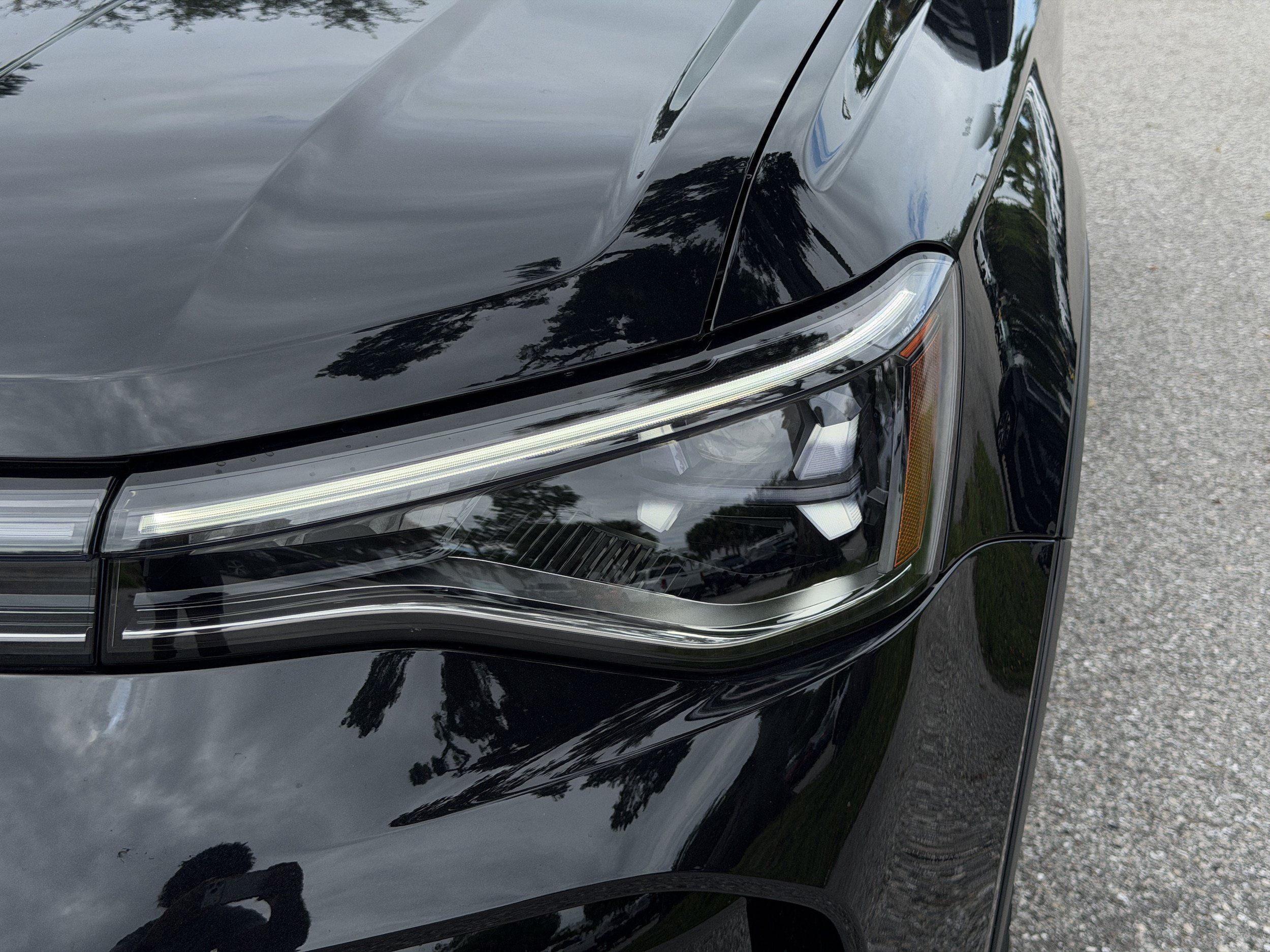 New 2026 Volkswagen Taos SE FWD image 9