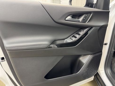 New 2026 Chevrolet Equinox LT image 8