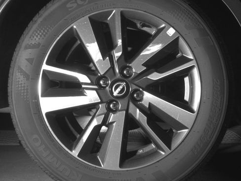 Used 2025 Nissan Versa SV FWD image 18