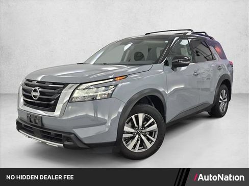 Used 2024 Nissan Pathfinder SL AWD/4WD image 1