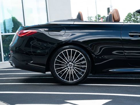Used 2024 Mercedes-Benz CLE 300 4MATIC Cabriolet image 12
