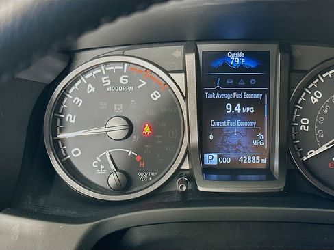 Certified 2023 Toyota Tacoma TRD Off-Road AWD/4WD image 12