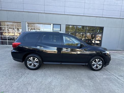 Used 2020 Nissan Pathfinder SV image 25