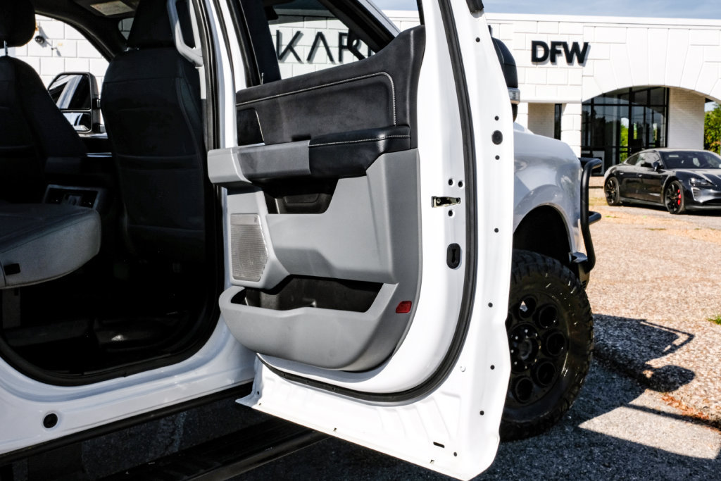Used 2023 Ford F250 XLT w/ Black Appearance Package AWD/4WD image 46