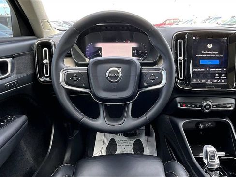 Used 2023 Volvo XC40 B4 Plus w/ Protection Package Premier image 8