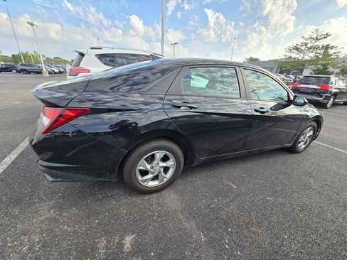 Used 2021 Hyundai Elantra SE FWD image 8