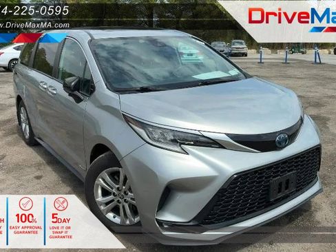 Used 2021 Toyota Sienna XSE w/ XSE Plus Package AWD/4WD image 1