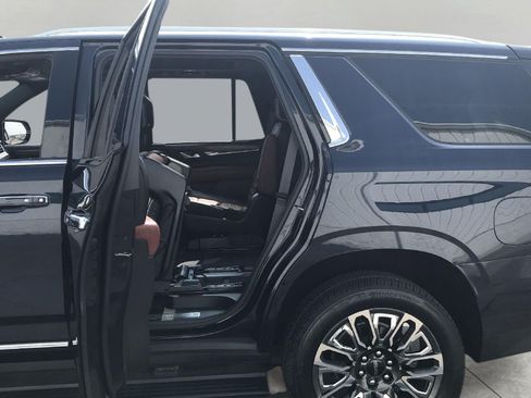 Certified 2023 GMC Yukon Denali Ultimate AWD/4WD image 43