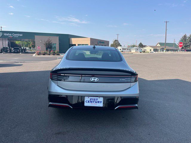 Used 2024 Hyundai Sonata SEL FWD image 11
