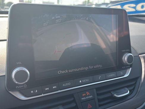 Used 2025 Nissan Altima 2.5 SV FWD image 15