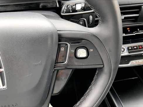 Used 2024 Lincoln Corsair Premiere image 23