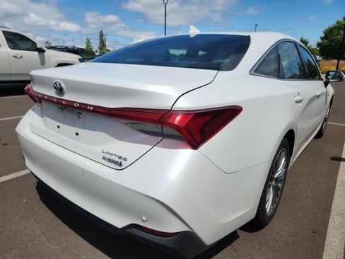Used 2021 Toyota Avalon Limited w/ Advanced Safety Package FWD image 3