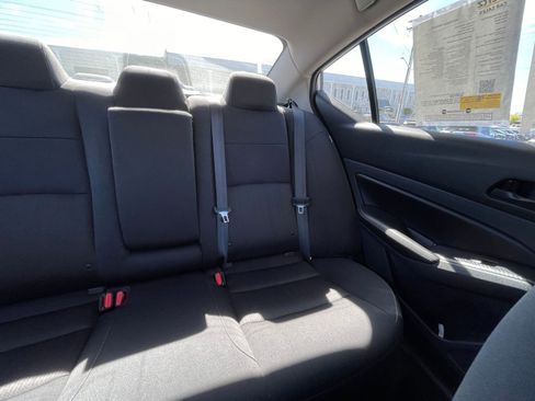 Used 2025 Nissan Altima 2.5 SV image 37