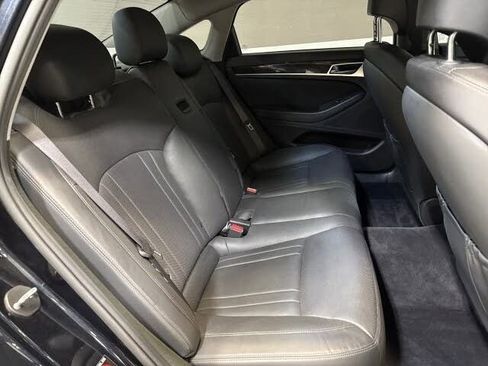 Used 2020 Genesis G80 3.8 RWD image 60