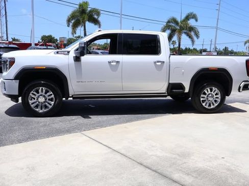Used 2022 GMC Sierra 3500 Denali AWD/4WD image 5