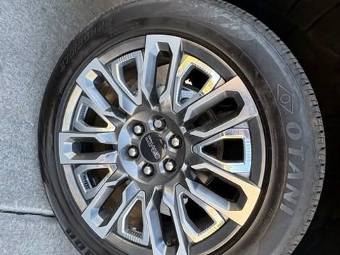 Used 2023 GMC Yukon XL Denali Ultimate AWD/4WD image 33