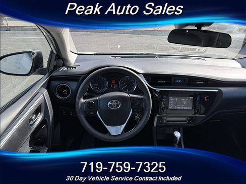 Used 2018 Toyota Corolla LE image 14