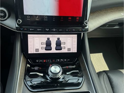 Used 2022 Jeep Grand Wagoneer Series I w/ Flexible Seating Group AWD/4WD image 12