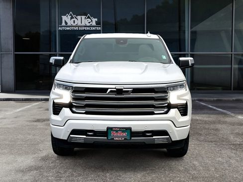 Used 2022 Chevrolet Silverado 1500 High Country w/ Z71 Off-Road Package image 3