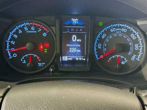Certified 2021 Toyota Tacoma SR w/ SR Convenience Package AWD/4WD image 20
