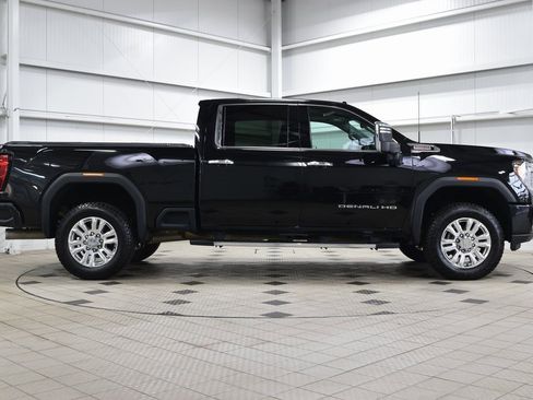 Used 2023 GMC Sierra 2500 Denali w/ Denali Ultimate Package image 9
