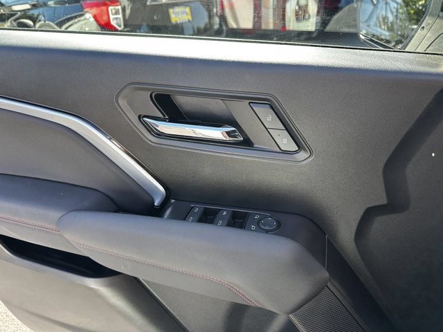 Used 2024 Chevrolet Colorado Z71 w/ Z71 Convenience Package 2 AWD/4WD image 29