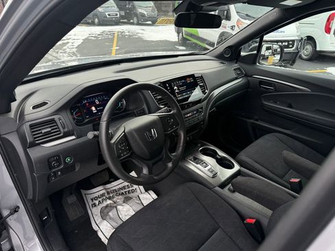 Used 2022 Honda Pilot Sport image 11