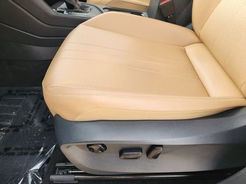 Used 2022 Volkswagen Tiguan SE FWD image 24