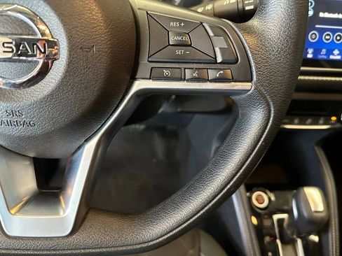 Used 2020 Nissan Kicks SV FWD image 12