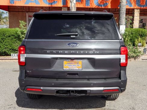 Used 2022 Ford Expedition XLT AWD/4WD image 7