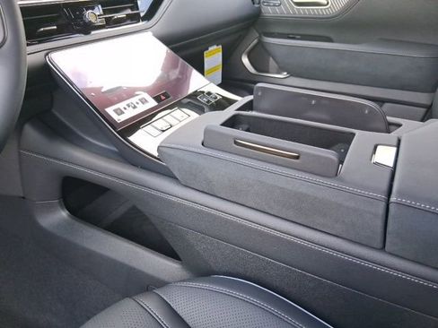 New 2026 INFINITI QX80 Autograph w/ Premium Cargo Package image 17