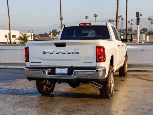 New 2026 RAM 2500 Big Horn AWD/4WD image 9