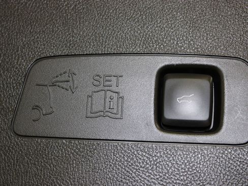 Used 2024 Lincoln Corsair FWD image 13