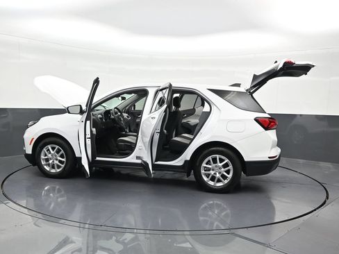 Used 2024 Chevrolet Equinox LS FWD image 35