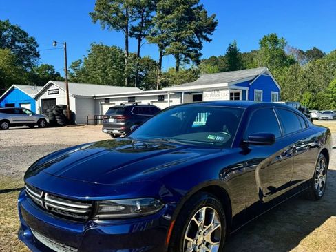 Used 2015 Dodge Charger SE w/ Popular Equipment Group image 4