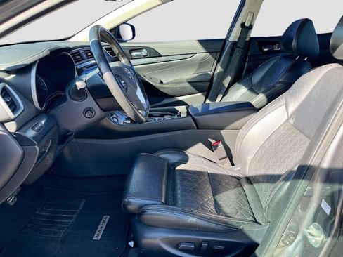 Used 2023 Nissan Maxima Platinum w/ Sport Mat Group FWD image 22