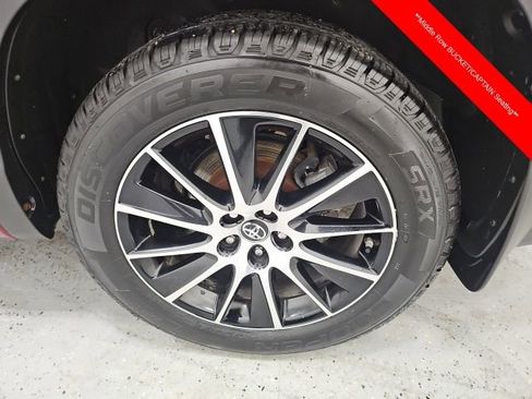 Used 2017 Toyota Highlander SE image 10