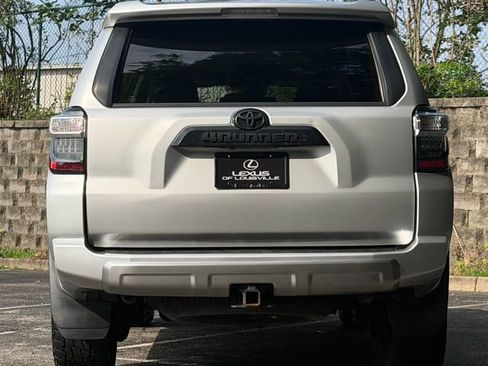 Used 2020 Toyota 4Runner TRD Off-Road Premium AWD/4WD image 42