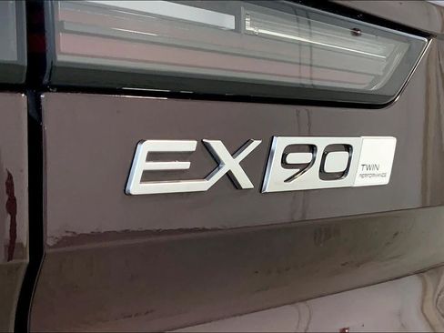 Used 2025 Volvo EX90 Ultra AWD/4WD image 29