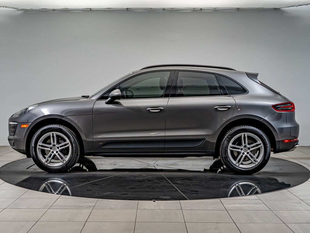 Used 2018 Porsche Macan AWD/4WD image 2
