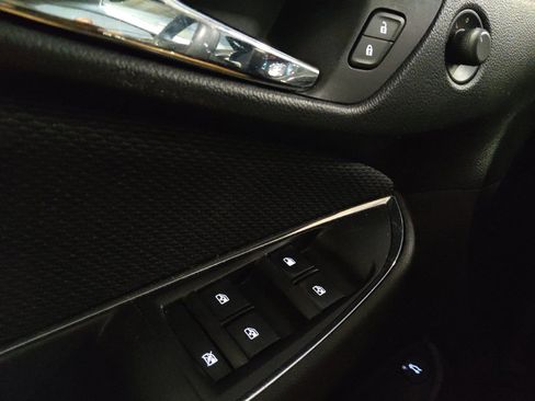 Used 2017 Chevrolet Cruze LT FWD image 27
