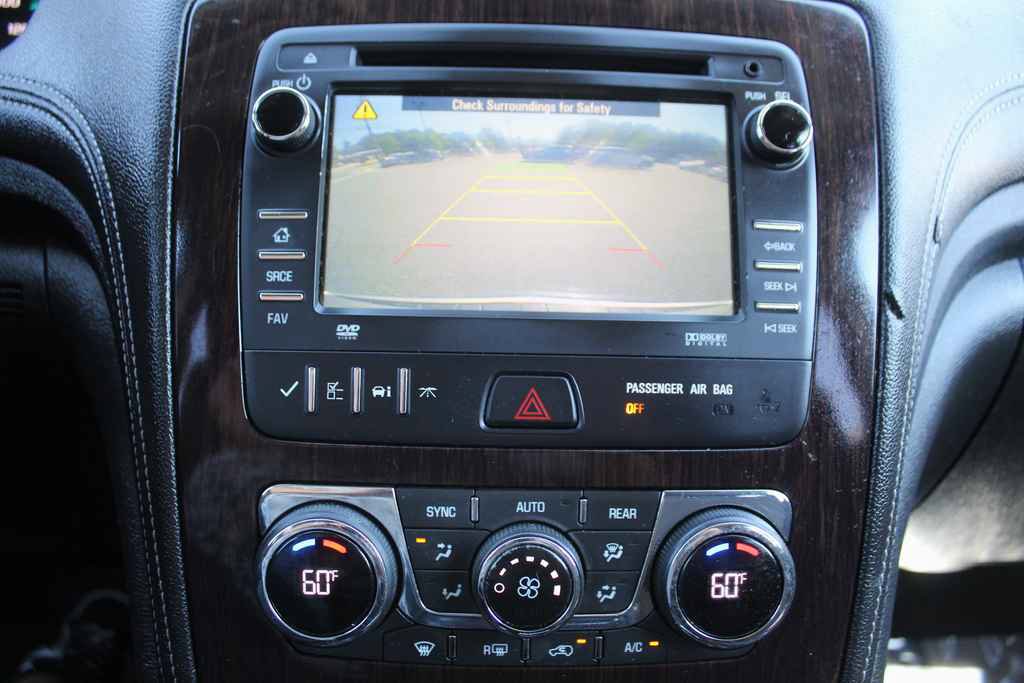 Used 2016 Chevrolet Traverse LT w/ Traveler's Package AWD/4WD image 19