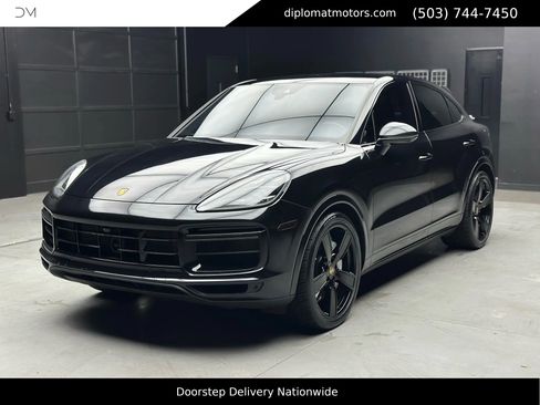 Used 2022 Porsche Cayenne Turbo w/ Performance Package (PG2) image 1