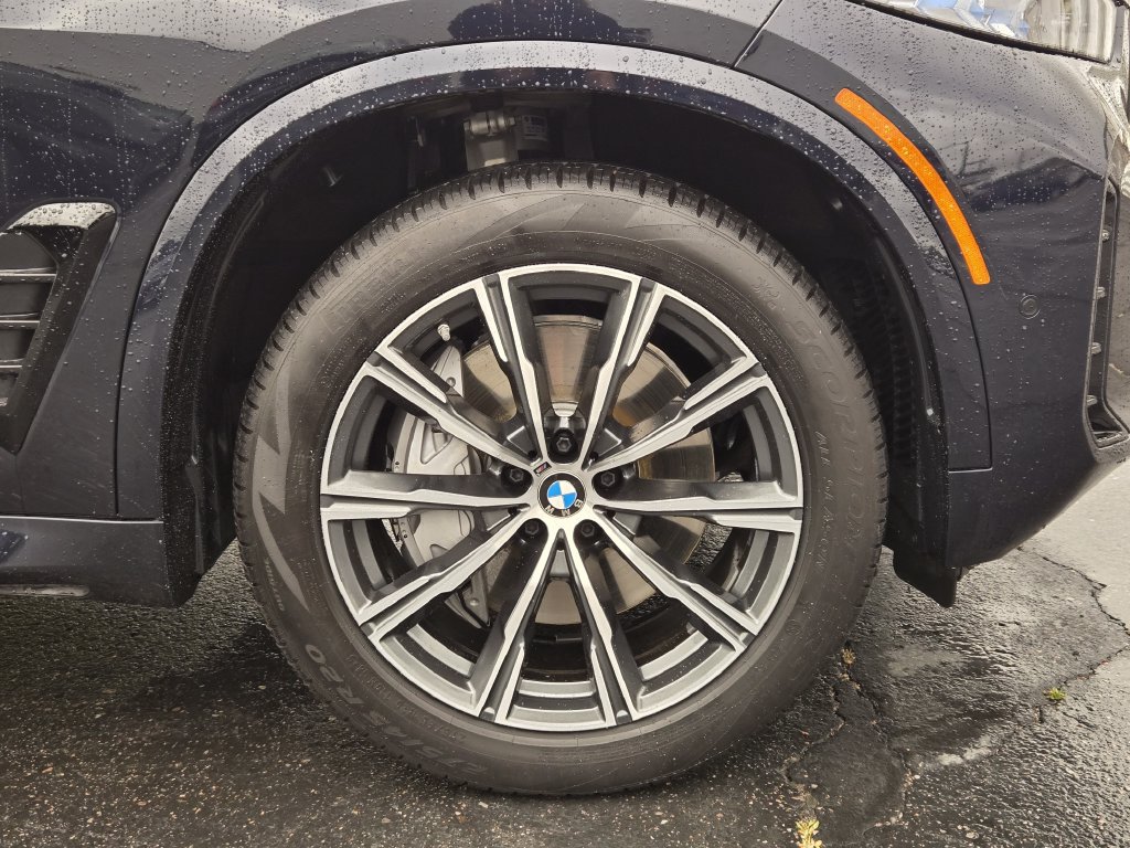 Used 2026 BMW X5 xDrive50e w/ M Sport Package AWD/4WD image 12