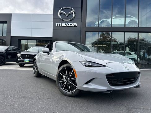 New 2025 MAZDA MX-5 Miata RF Grand Touring image 2