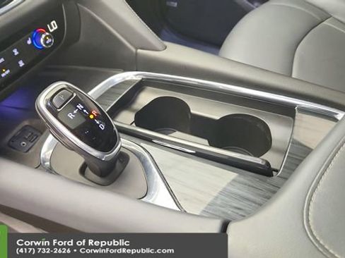 Used 2021 Buick Enclave Essence w/ Sound and Sites Package image 16