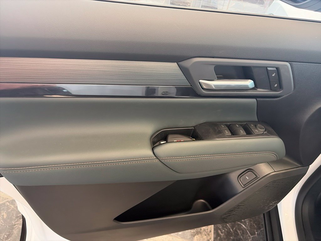 New 2027 GMC Terrain AT4 w/ LPO, Black Badging Package AWD/4WD image 14