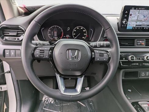 Used 2025 Honda Pilot Touring image 20