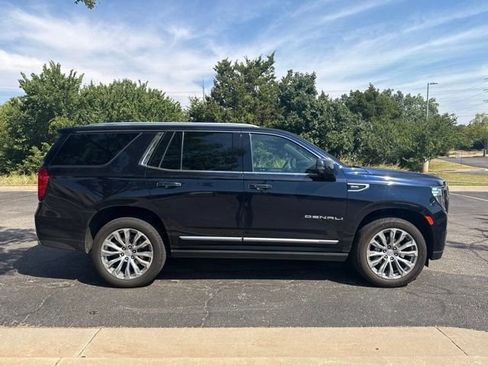 Used 2021 GMC Yukon Denali w/ Denali Premium Package AWD/4WD image 4